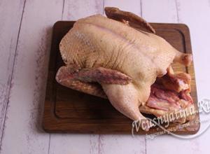 Pato entero de Año Nuevo al horno: la carne se derrite en la boca